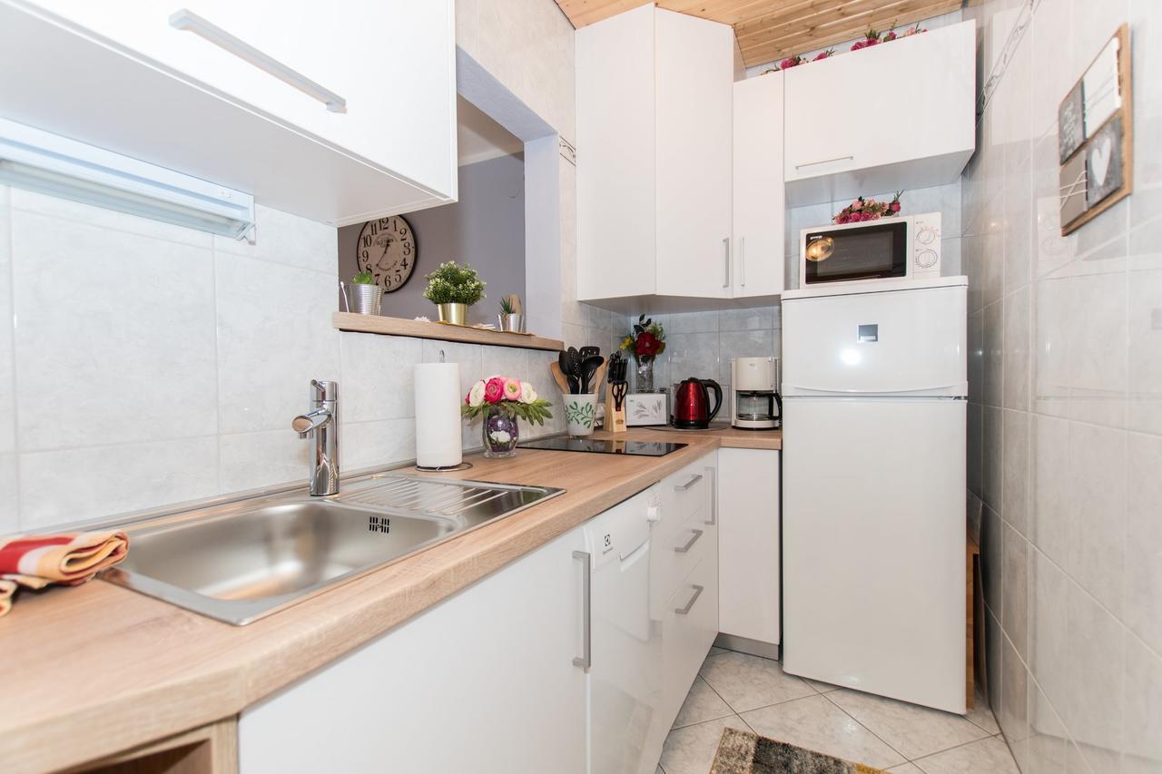 Seaview Apartment Slavica Brela Exterior photo